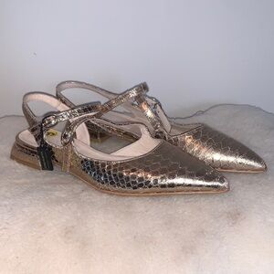 NWT Napoleoni Gold Shoes 40